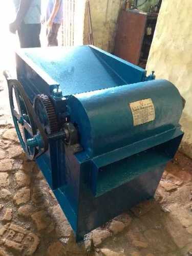 Cloth waste recycling machine