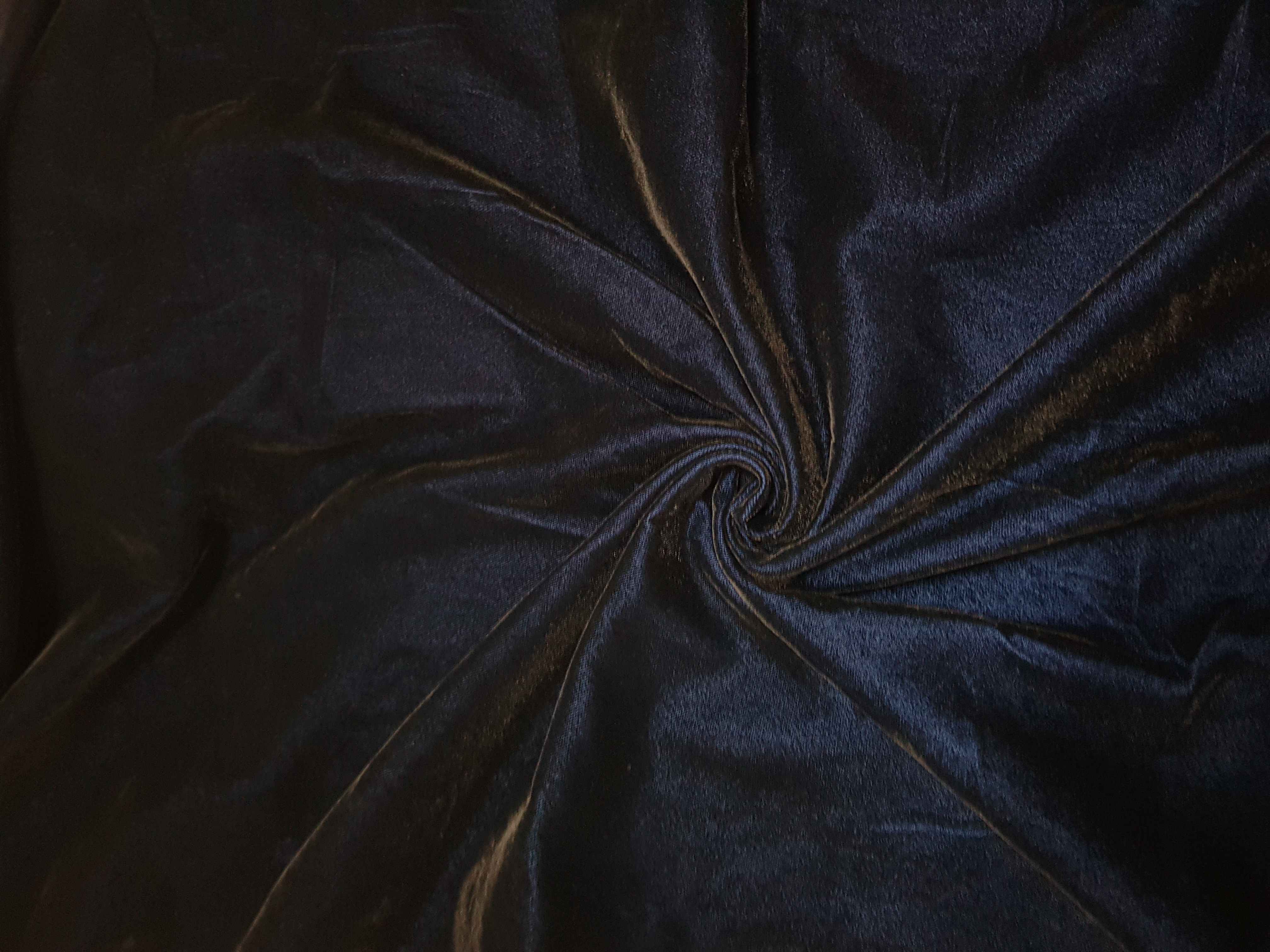Two Tone Micro 9000 Velvet - Fabric Texture: Dyed