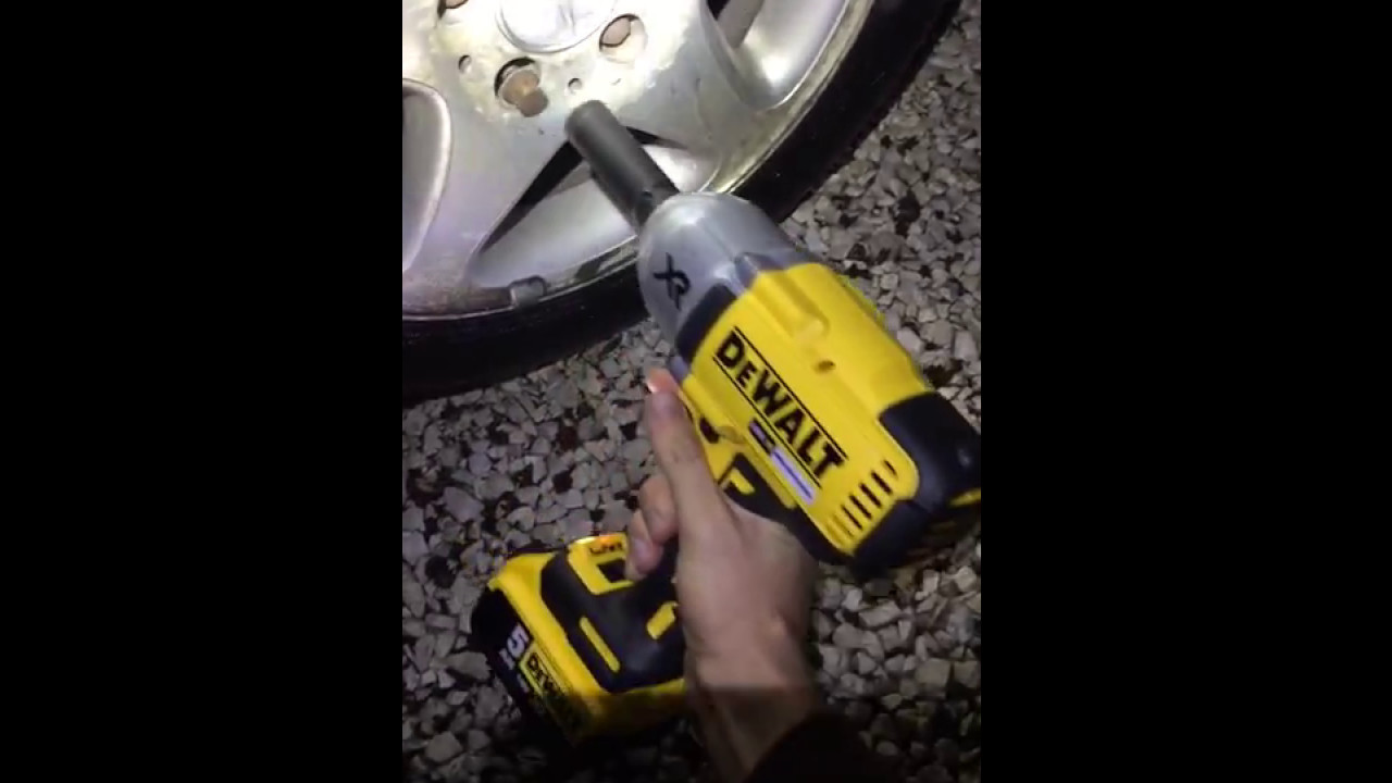 Yellow Dewalt Cordless Impact Wrinch Dcf899p2
