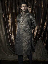 एथनिक कुर्ता पैजामा