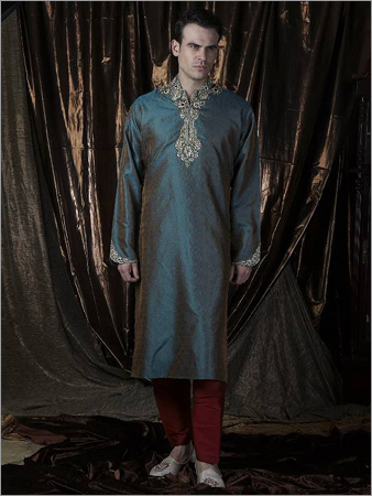 आकर्षक कुर्ता पजामा