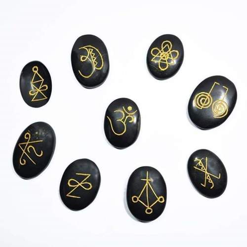 Black Agate Oval With Engraving