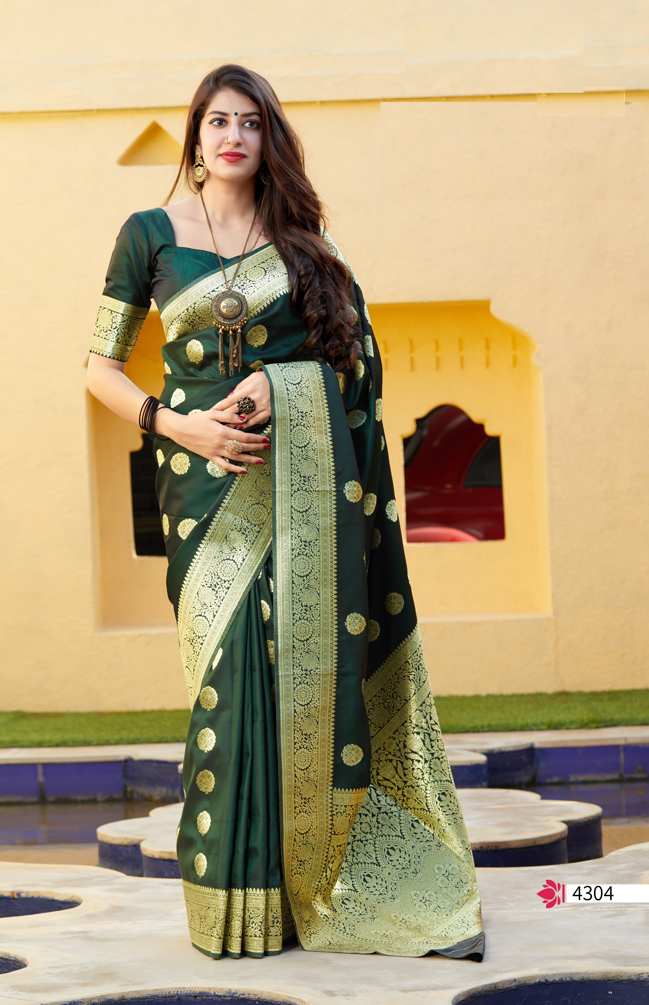 Zari Banaras Patola Style Woven Banarasi Silk Saree