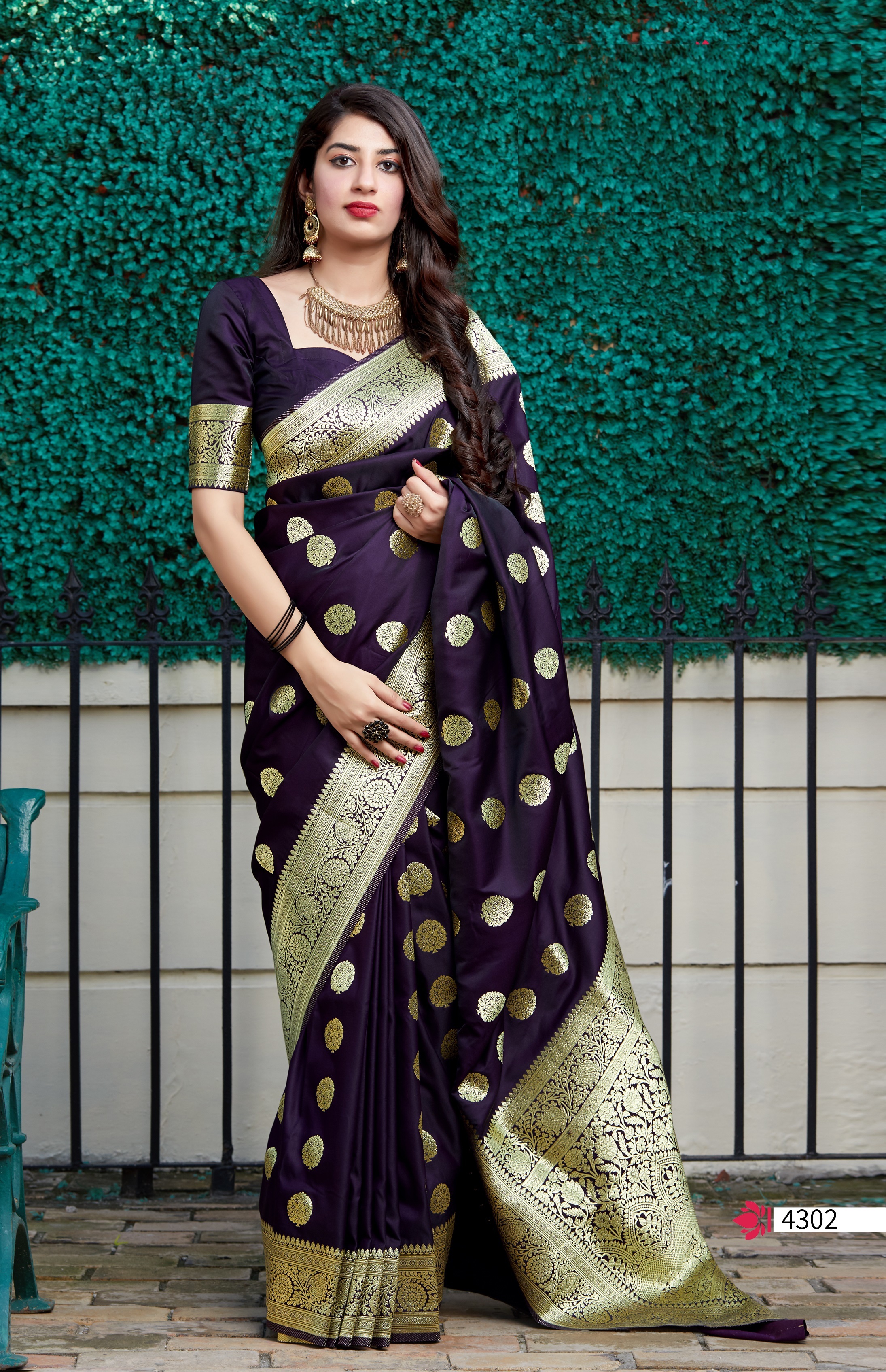 Zari Banaras Patola Style Woven Banarasi Silk Saree