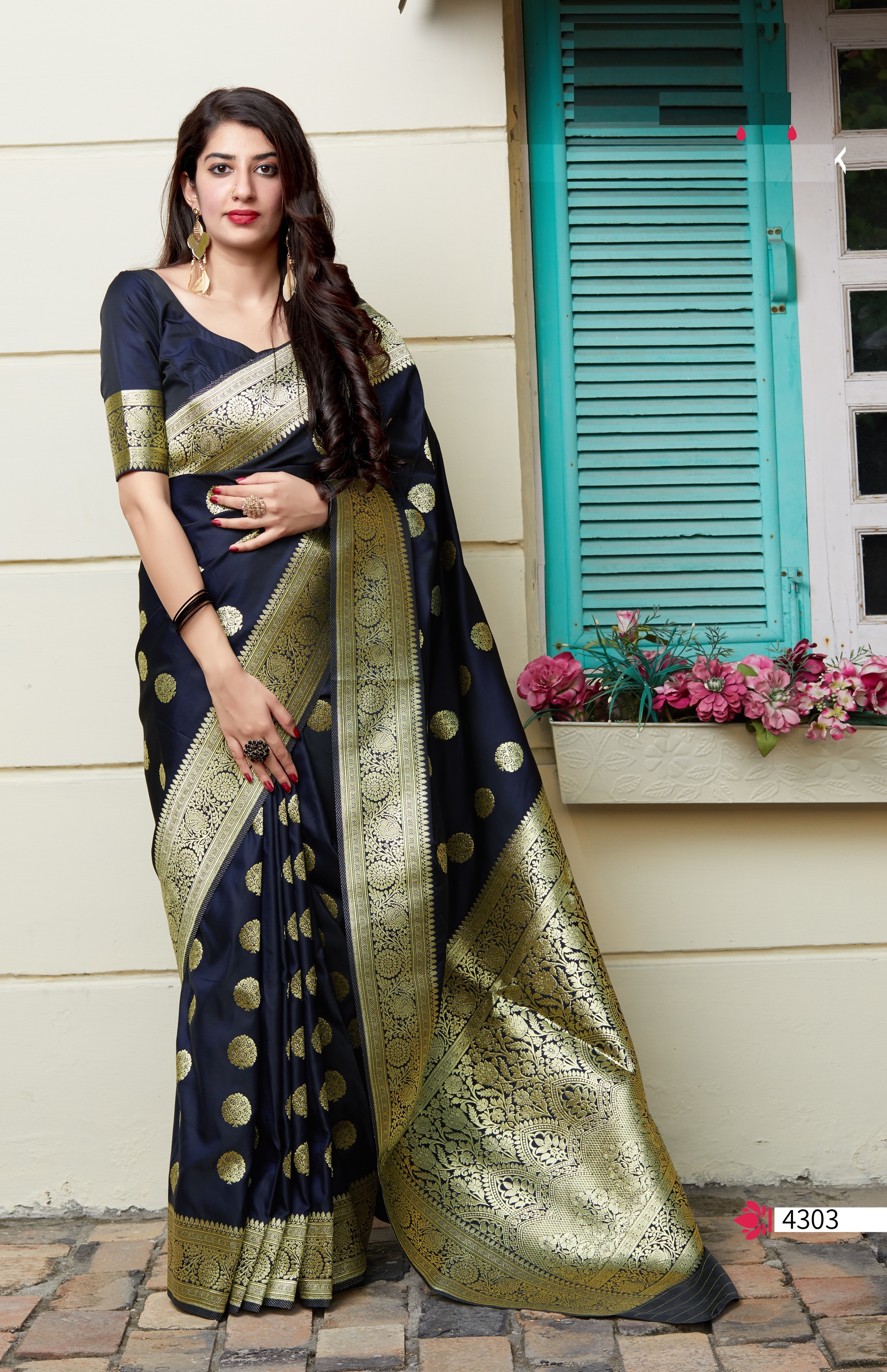 Zari Banaras Patola Style Woven Banarasi Silk Saree