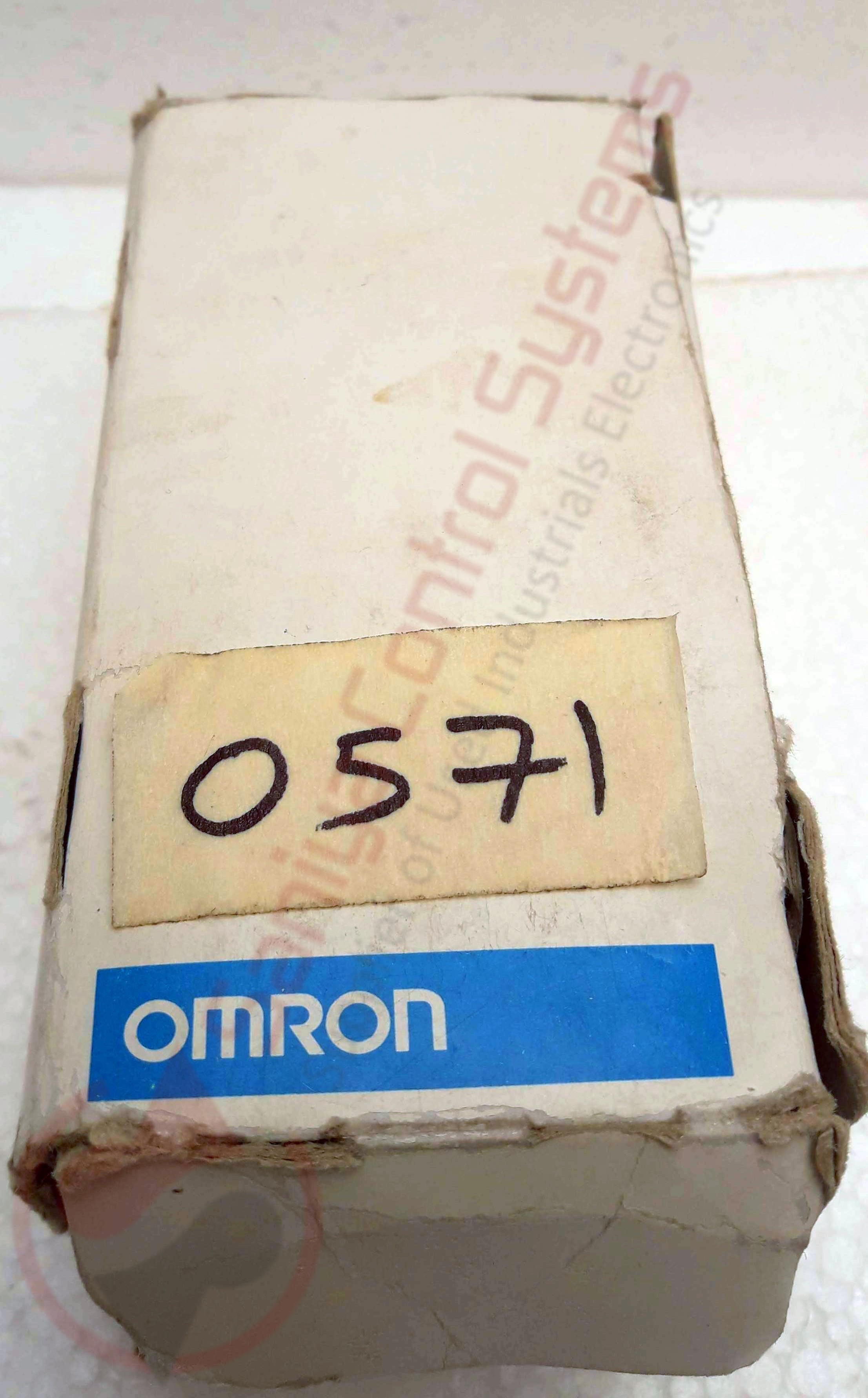 0.5s-10s Timer - Omron H3bh-8 Ac100/110/120v, 0.5 To 10 Min Time Range, Cream Color, 50/60hz Power Supply, 5a 250v Ac Contact