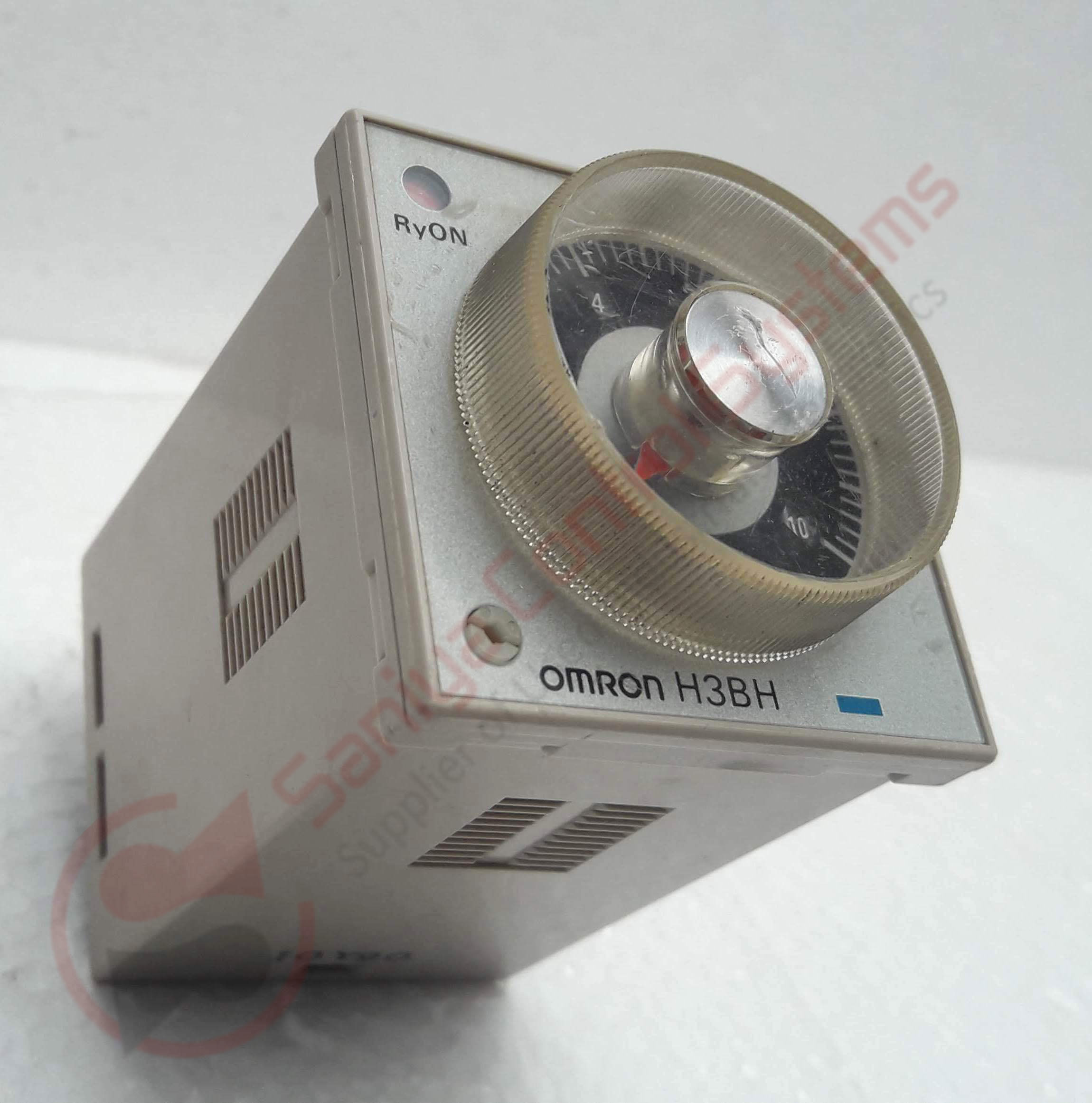 0.5s-10s Timer - Omron H3bh-8 Ac100/110/120v, 0.5 To 10 Min Time Range, Cream Color, 50/60hz Power Supply, 5a 250v Ac Contact