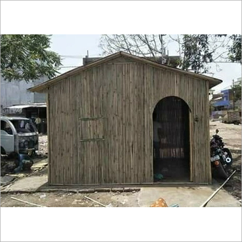 प्राकृतिक बाँस की झोपड़ी