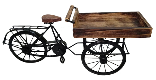 सजावटी शो पीस साइकिल के साथ लकड़ी की सर्विंग ट्रे