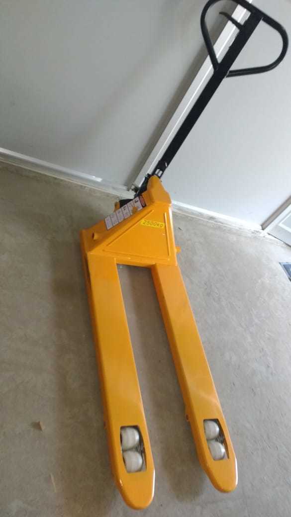 Hydraulic Pallet Truck Max. Lifting Height: 185 Mm Millimeter (Mm)