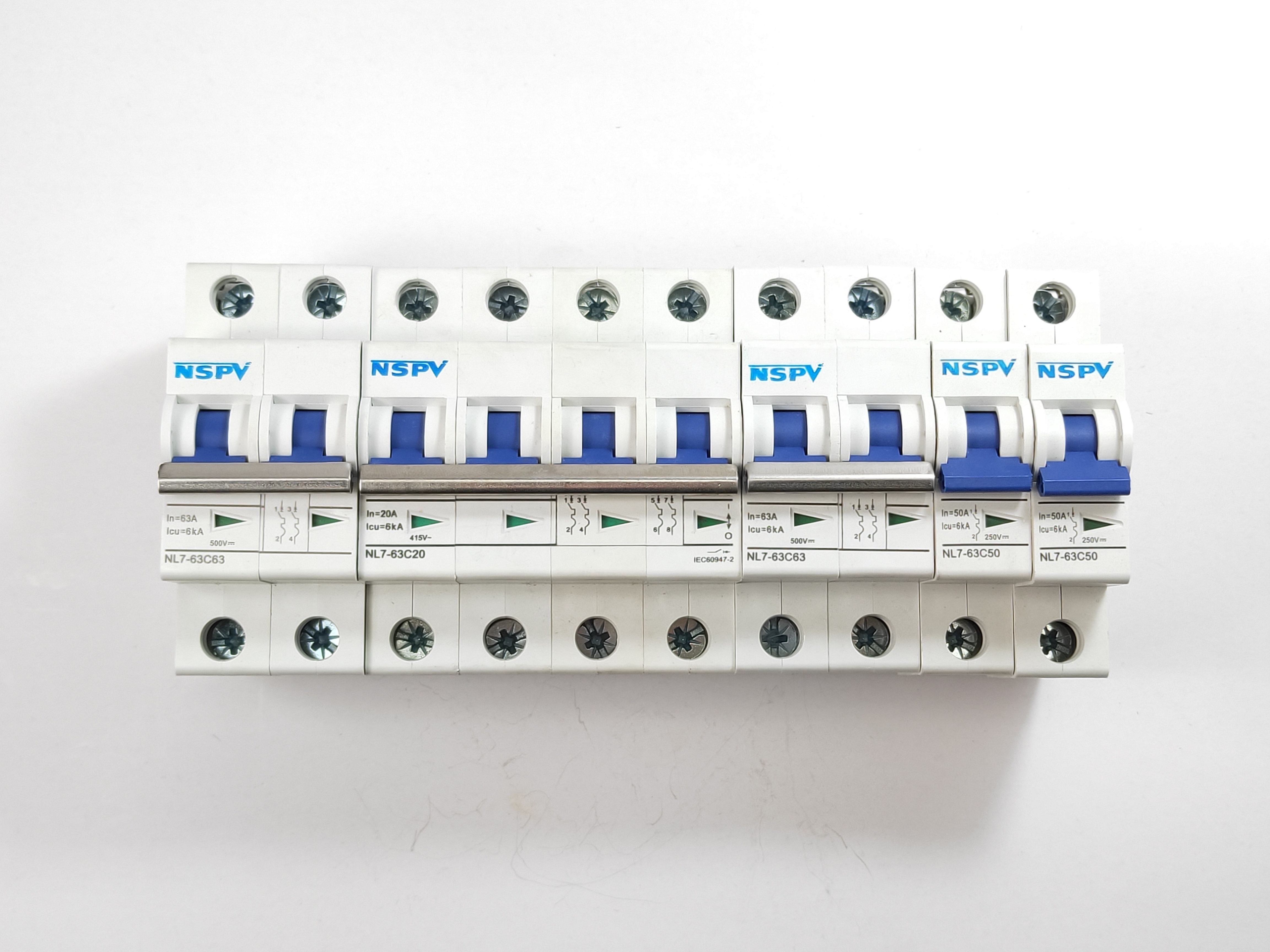 White Dc Miniature Circuit Breaker 1p 2p 3p 4p High Breaking Capacity Mcb Circuit Breaker