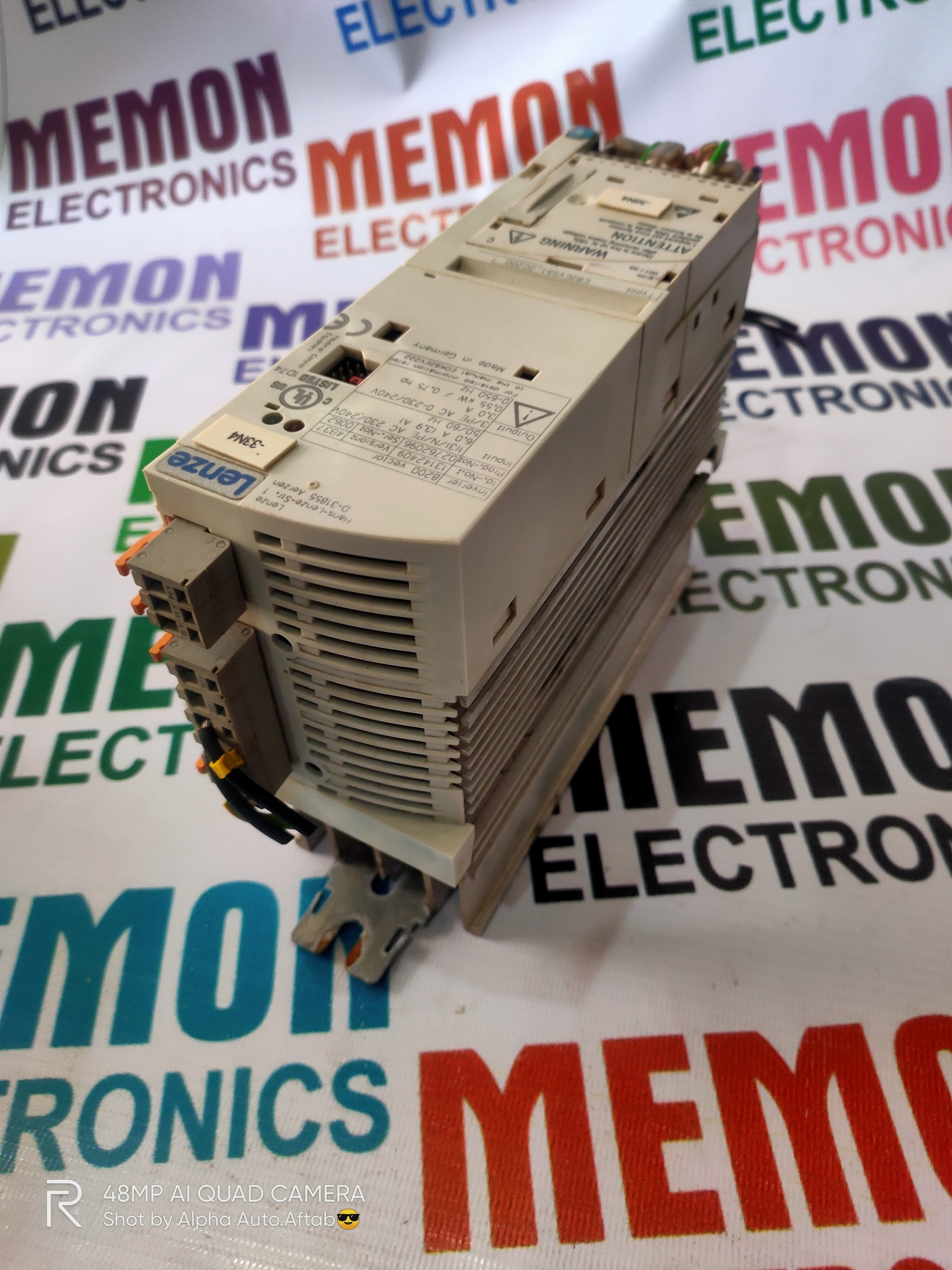 Lenze E82ev551_2c200 Power: 100-240 Watt (W)