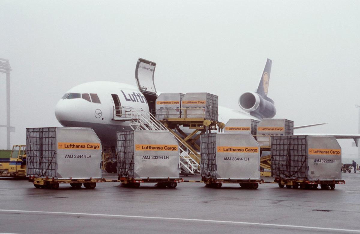 Air Freight Forwarding Solutions - Flexible Global Service Options, Tailored Delivery & End-to-end Visibility