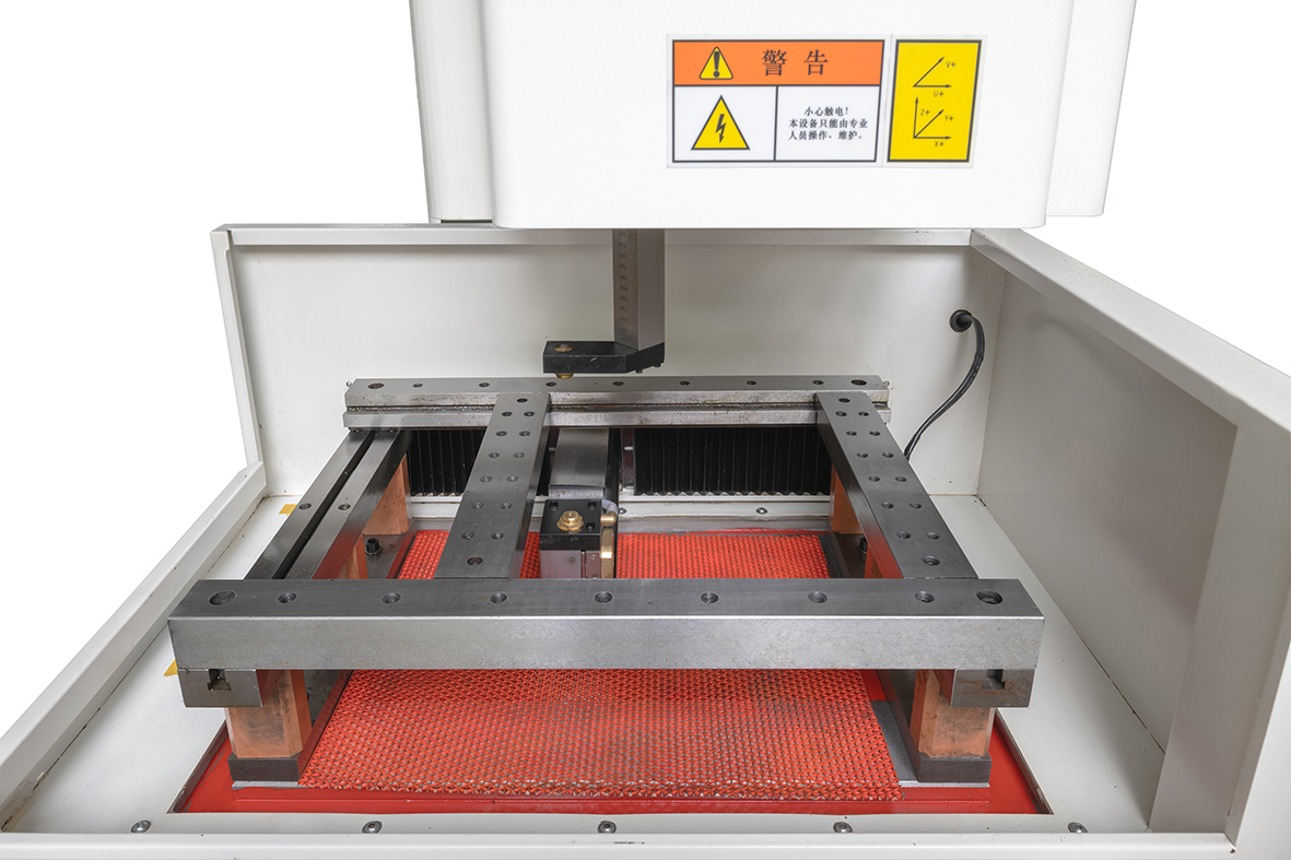White Ltw810a Wire Cutting Edm Machine