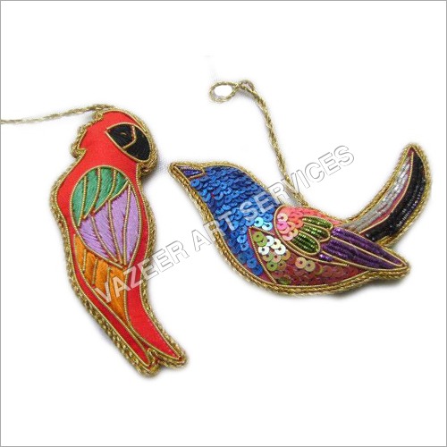 क्रिसमस हैंगिंग बर्ड्स