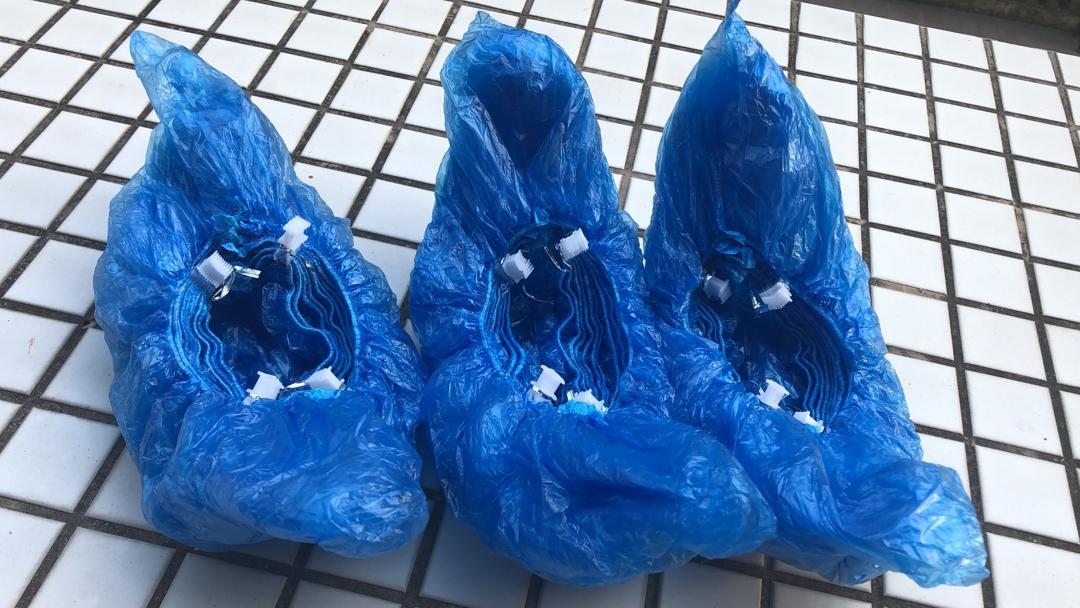 G Clip Shoe Cover Plastic, Disposable Application: Foot, Color