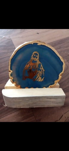 उत्कीर्णन के साथ फ़िरोजा अगेट स्लाइस