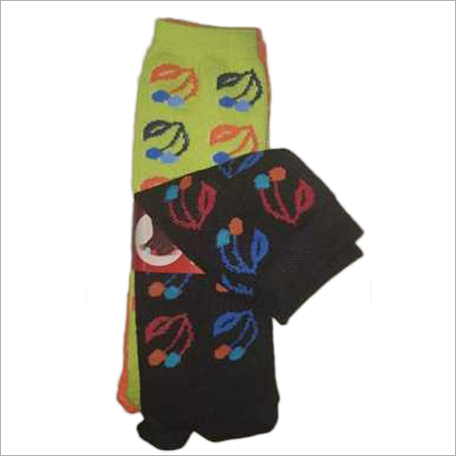 विभिन्न रंगों में उपलब्ध महिलाओं के टेरी कॉटन सॉक्स