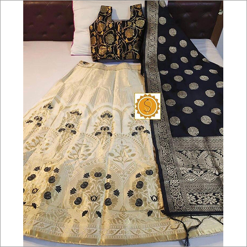 मल्टीकलर मॉडर्न बनारसी लहंगा