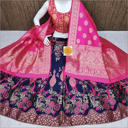 मल्टीकलर वेडिंग वियर बनारसी लहंगा