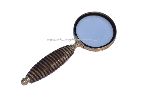 ब्राउन विंटेज डिज़ाइन हैंडल 3 इंच डायमीटर मैग्निफाइंग लेंस