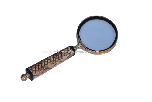 जैसा कि चित्र में दिखाया गया है वुडन स्क्वायर हैंडल मैग्निफाइंग ग्लास