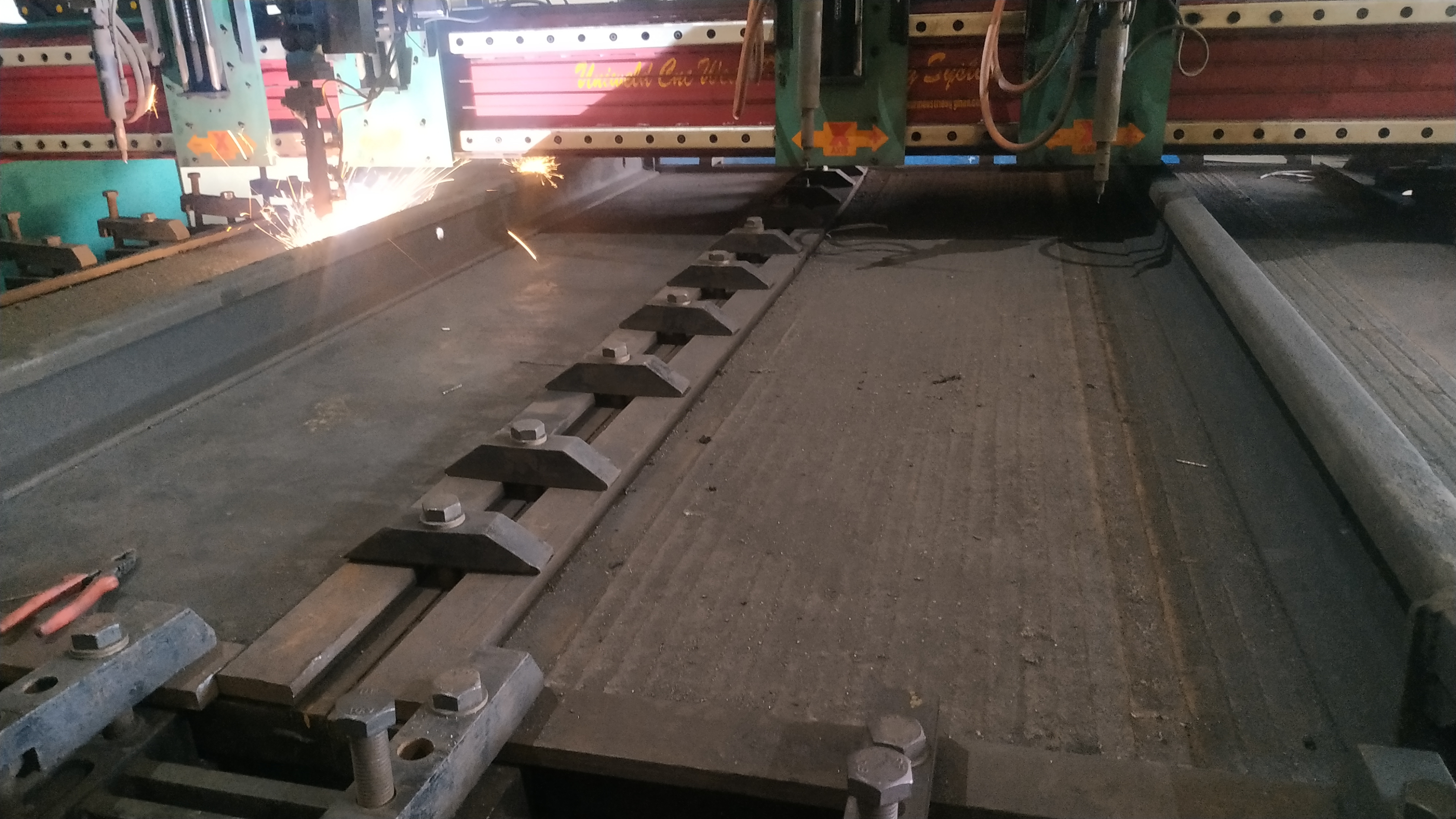 Four Torch Wearplate Welding Machine