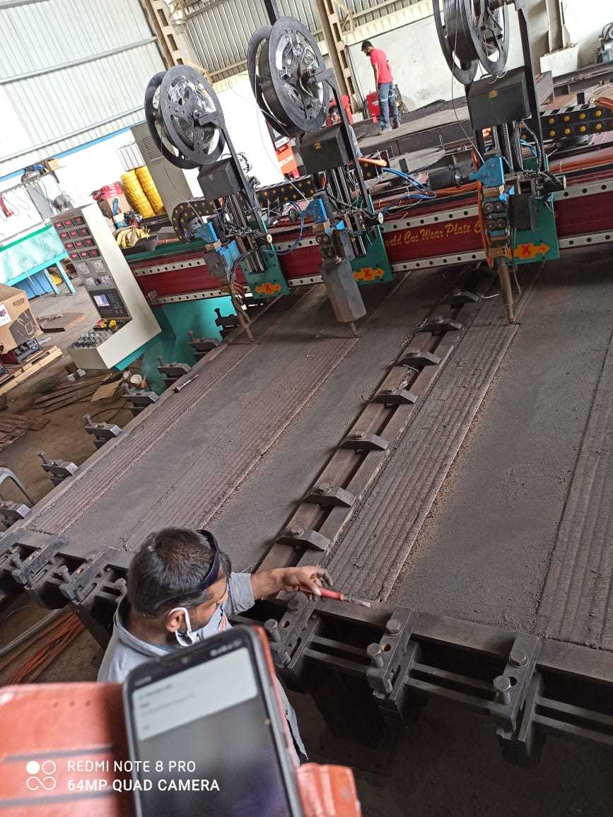 Four Torch Wearplate Welding Machine
