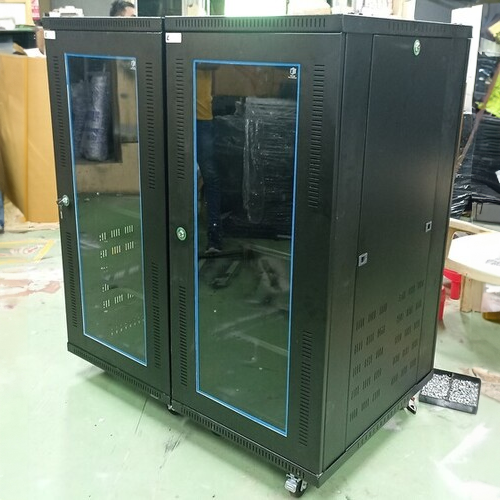 स्टील ब्लैक सर्वर रैक