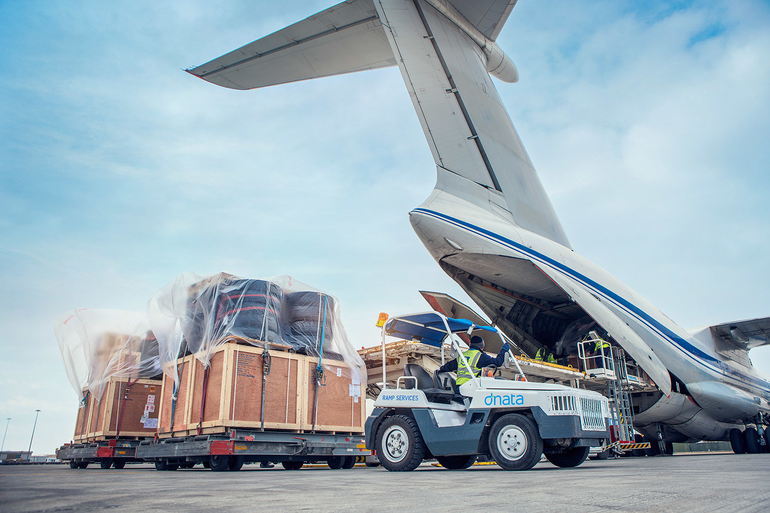 Express Cargo Services - Fastest Airfreight Solutions , Direct Shipment Connections With Expedited, Regular And Deferred Options