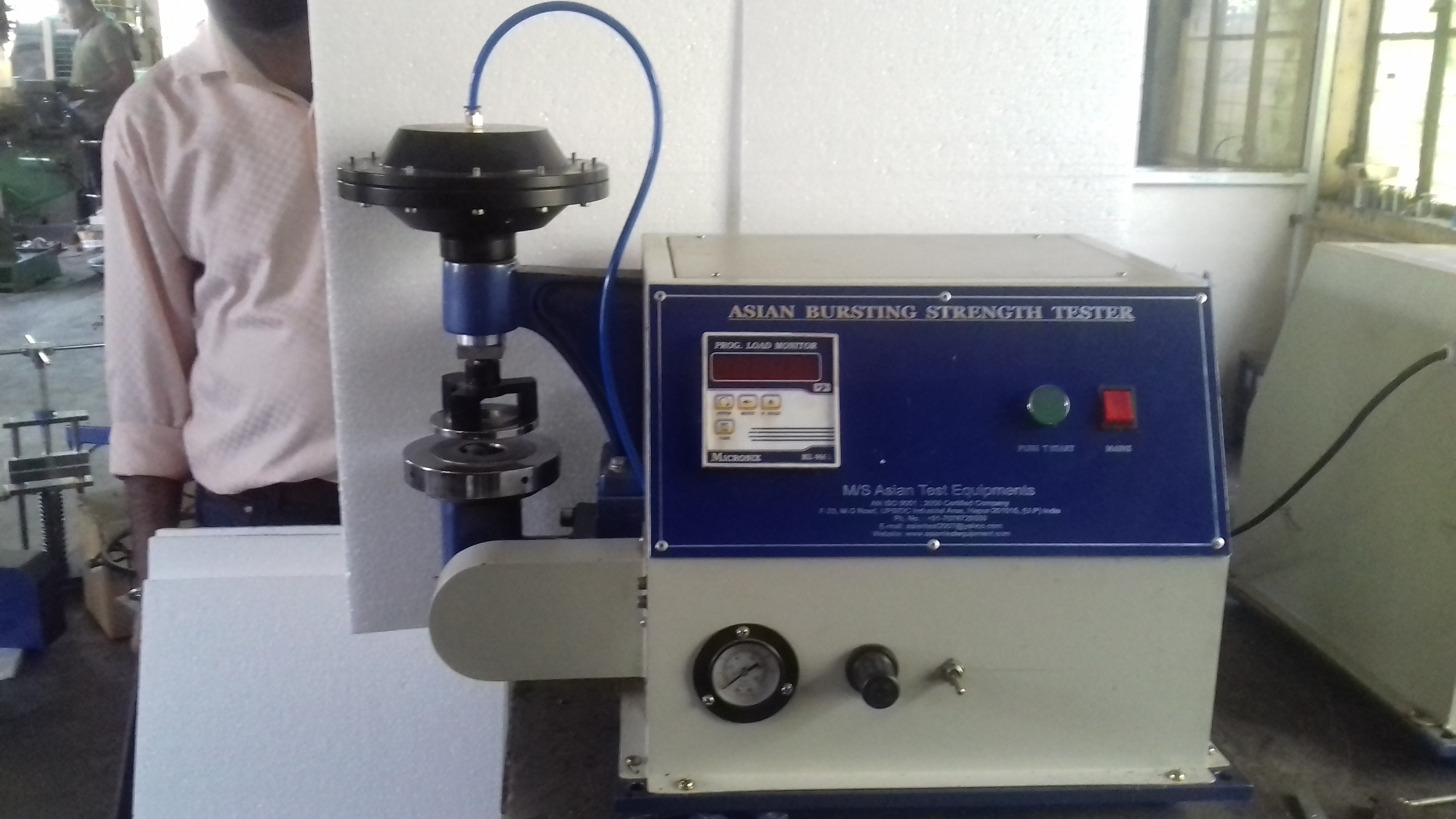 Bursting Strength Testing Machine Gas Pressure: 10 Bar