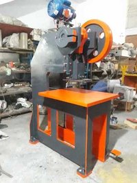 चप्पल बनाने की मशीन