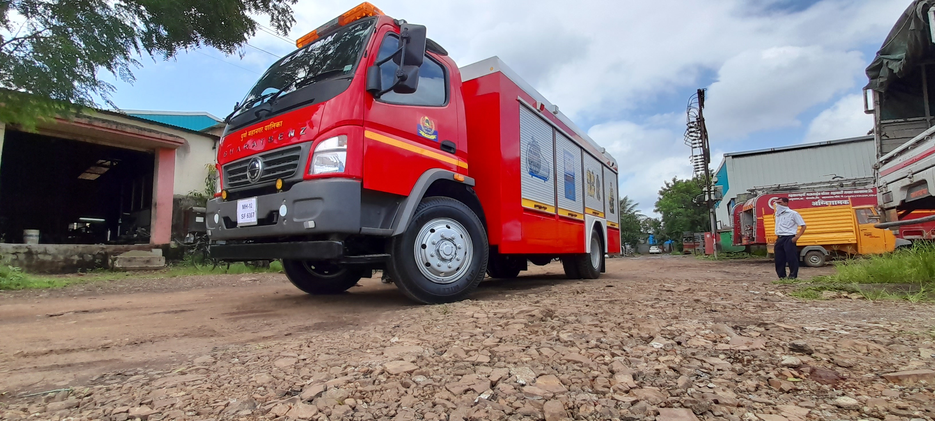 Red B A Van
