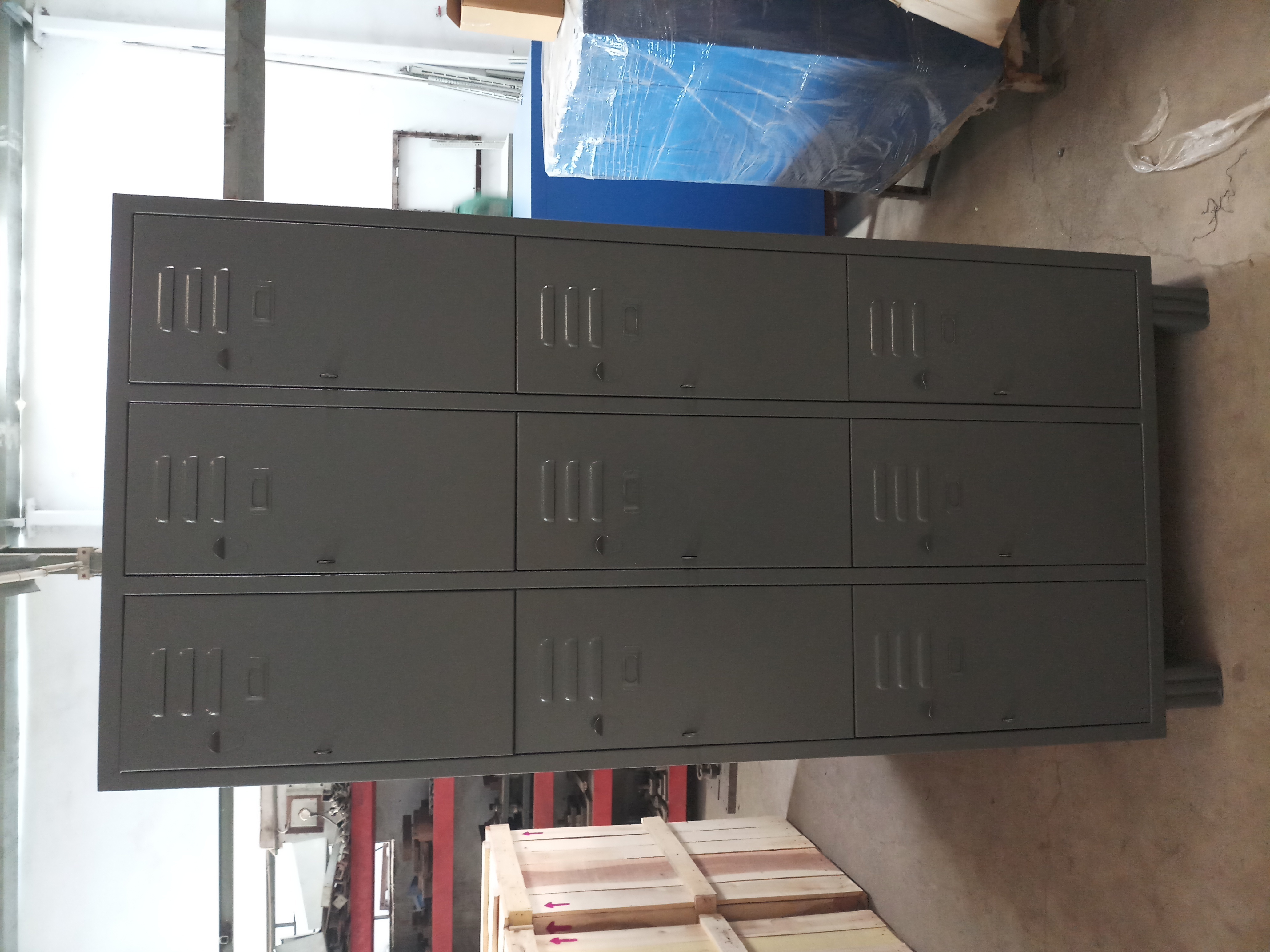 9 Door Worker Locker - Dimension (L*w*h): 19x36x78 Inch (In)
