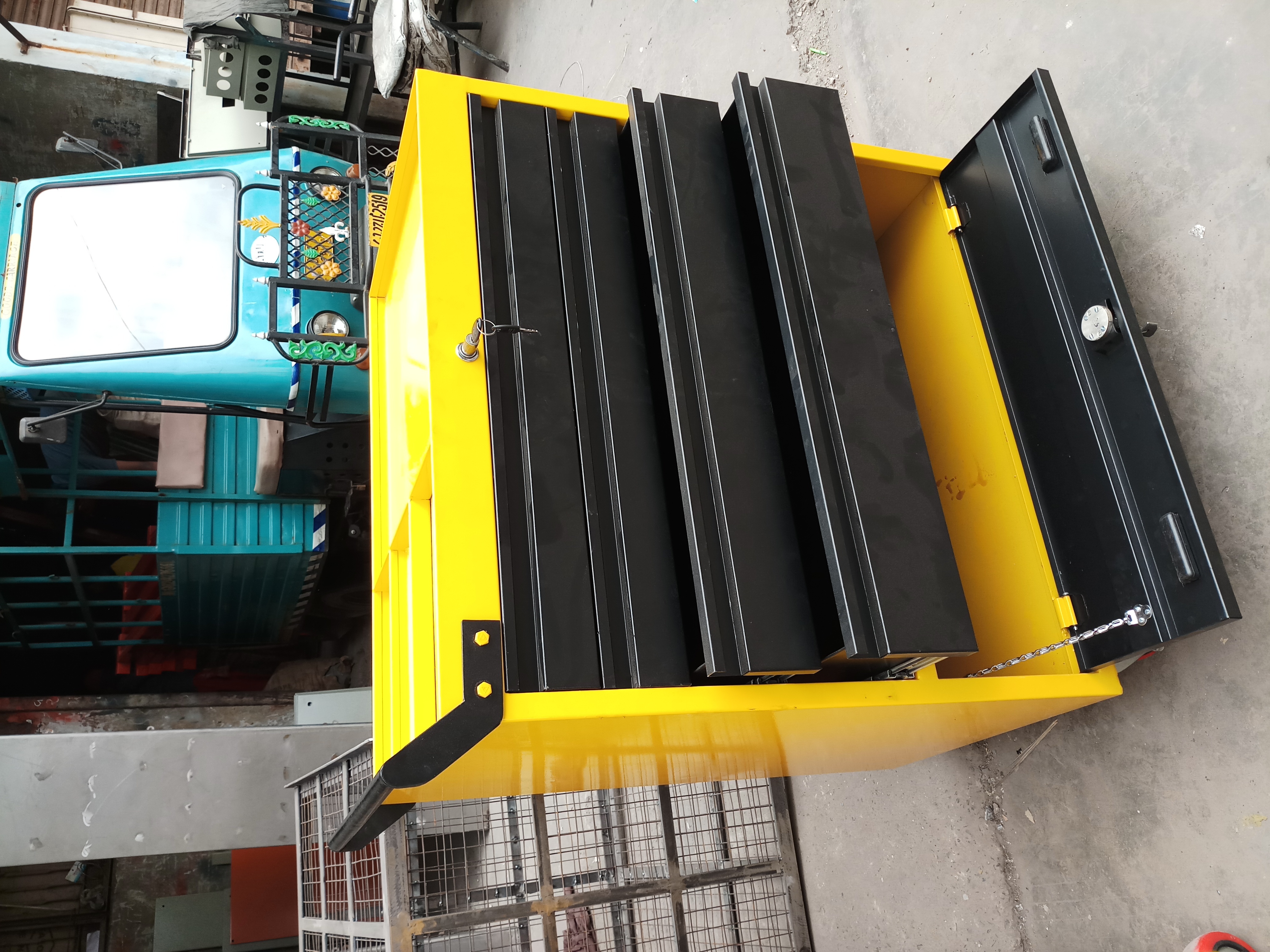 Tools Trolley - Ms Material 7 Drawer Design | Industrial Use Powder Coating Finish