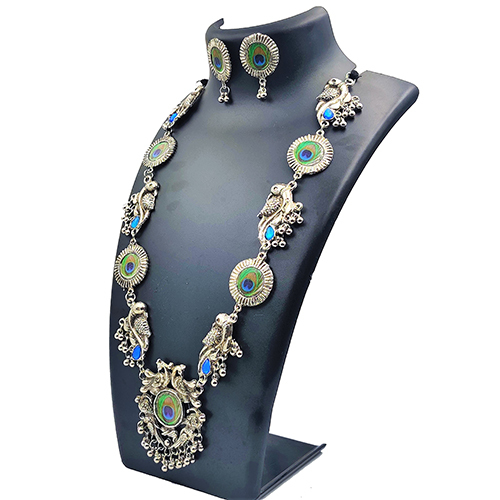 डिजाइनर हार और चोकर्स