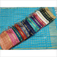 विभिन्न रंगों में उपलब्ध महिलाओं के ज़री चेकर दुपट्टा