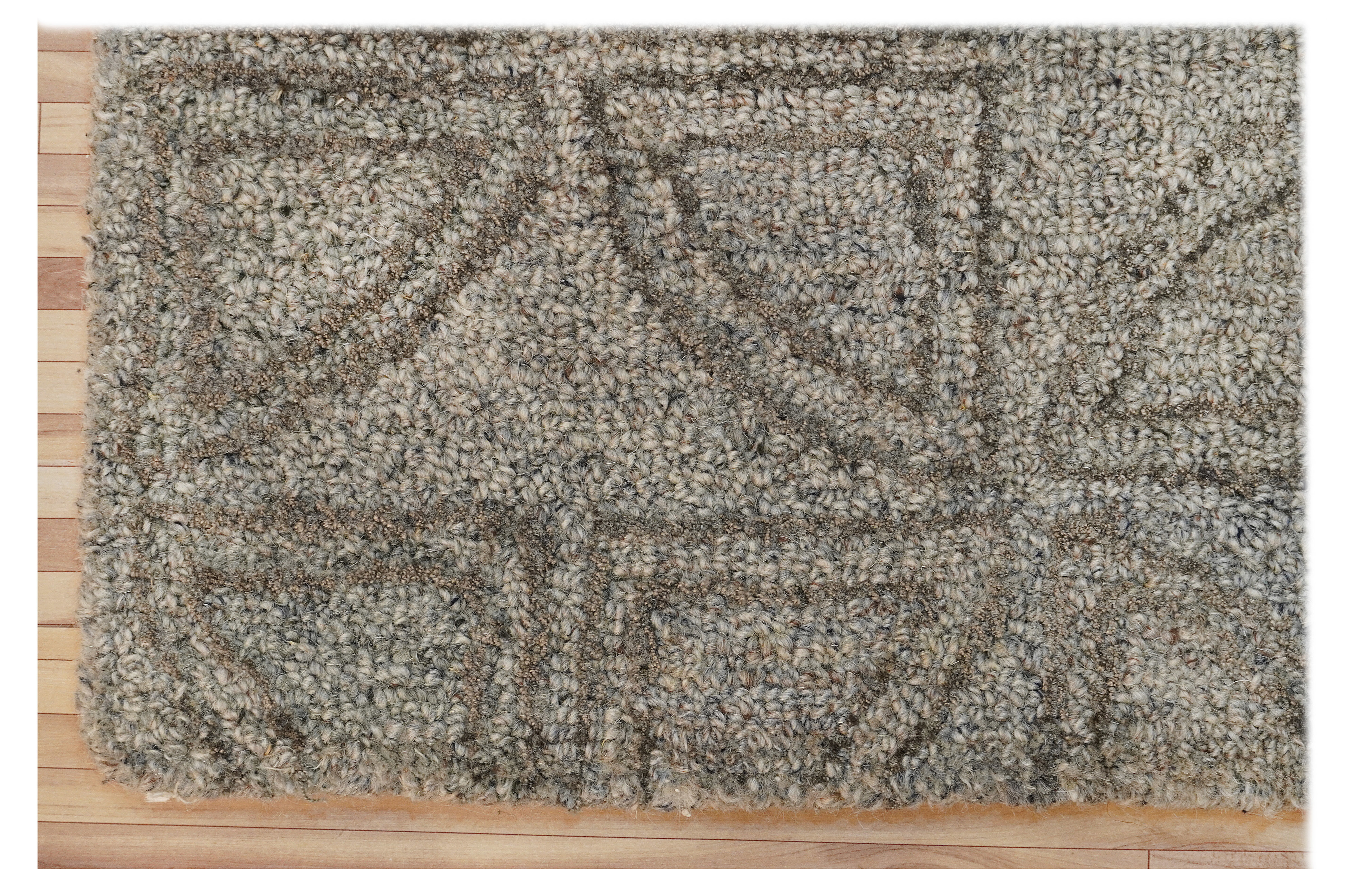 Hand Tufted Woolen Carpets - Wool Material, 12-14mm Thickness | Modern Design, Loop Pile, Anti-slip Feature, Customizable Sizes And Shapes