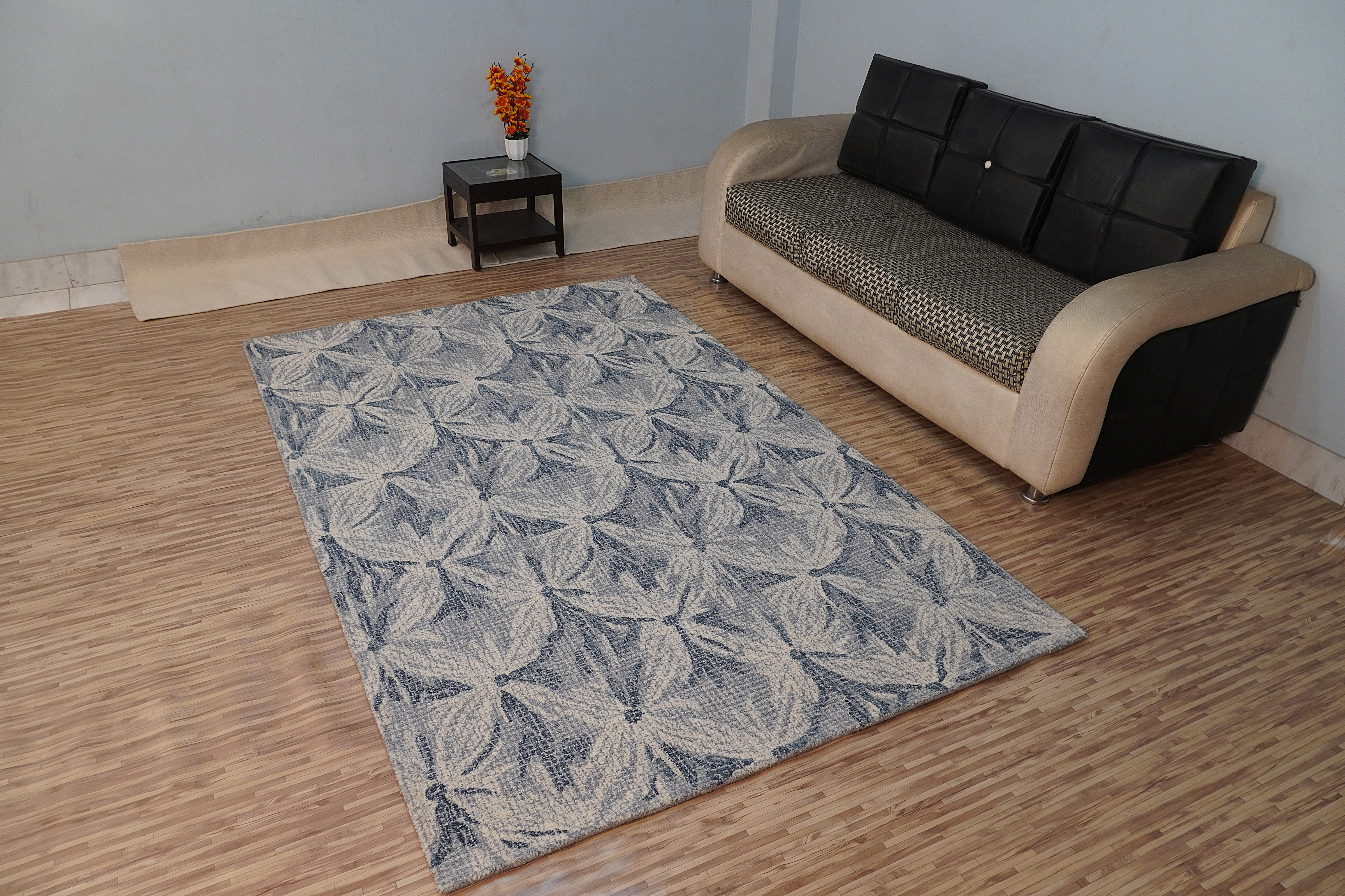 Hand Tufted Woolen Carpets - Loop Pile Wool, 12-14 Mm Thickness | Easy To Clean, Non-slip, Custom Designs