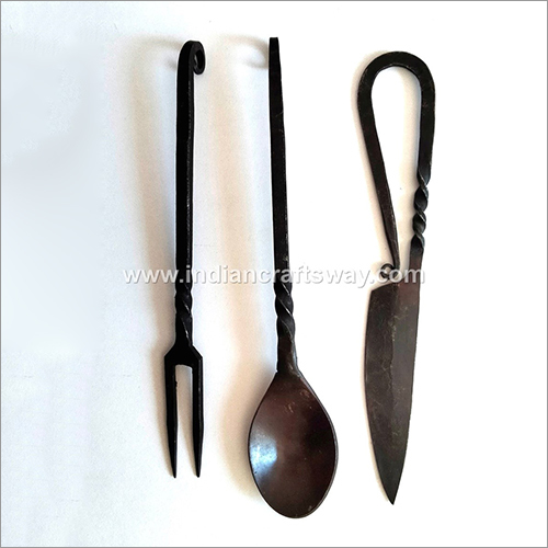 Hand Forged Medieval Cutlery Set With Leather Pouch - Color: Natural