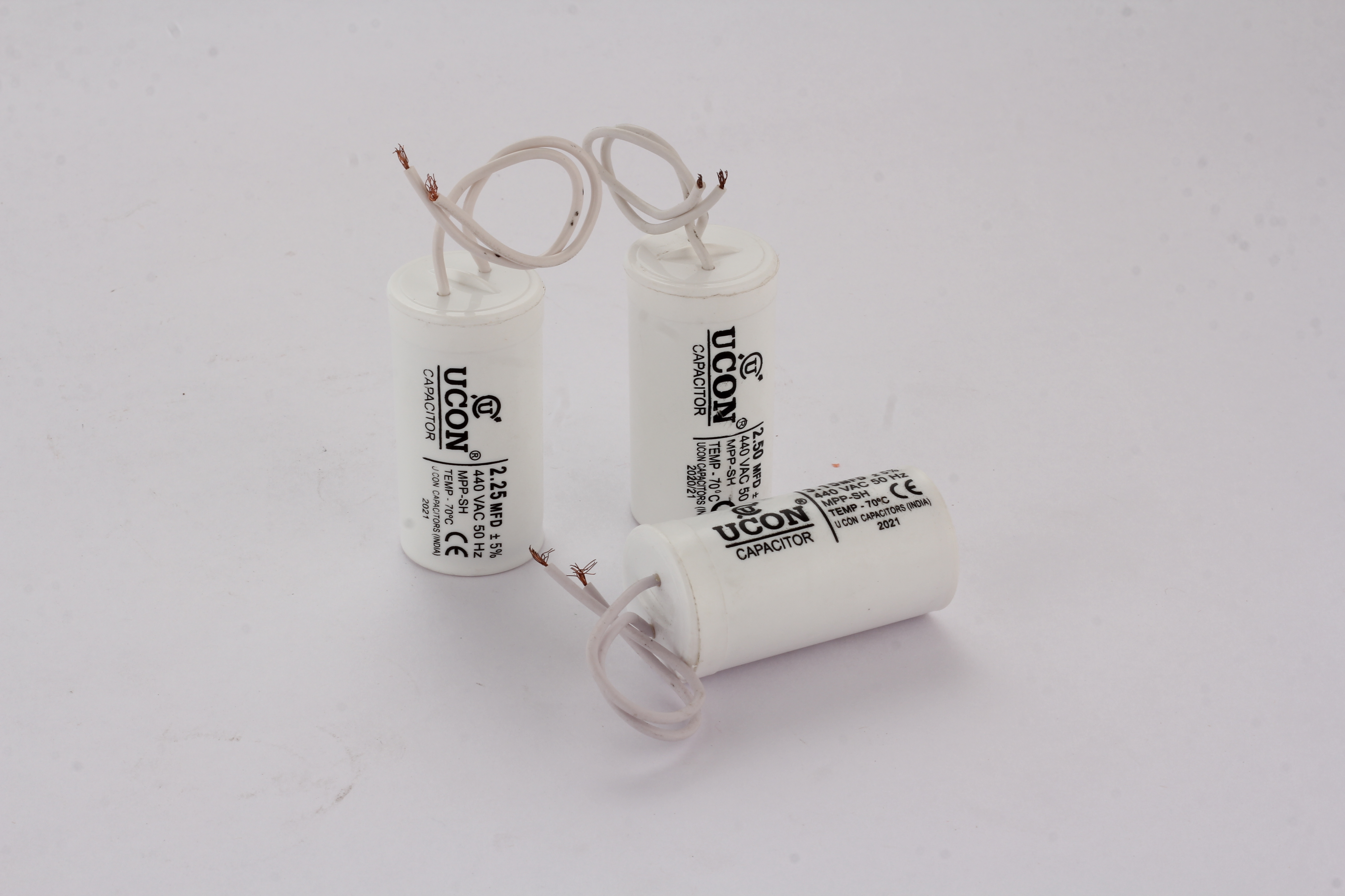 Fan Capacitor - 27*52 Mm, Round Cylinder Shape, White Color | Ac Current, Rated Voltage 440v, Ideal For Ceiling Fans, 2-year Warranty