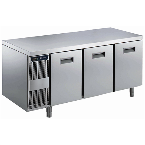 Electrolux 3 Doors Refrigerated Counter with Top - Stainless Steel 1500x750x850 mm, Silver | Three Doors, R134a Refrigerant, -2°C to 8°C