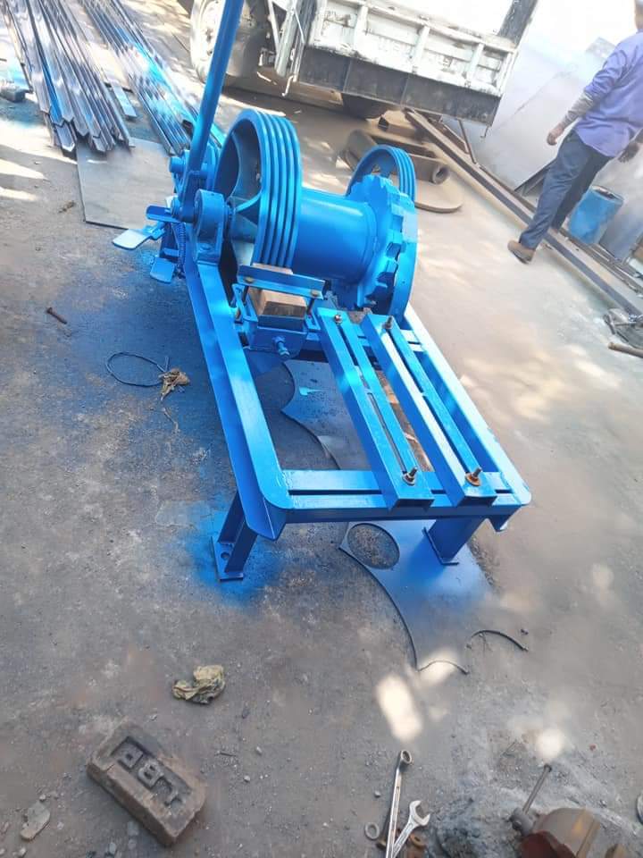 Builder Hoist - Ms Material, 150 Feet Chain Length, 0-2 Ton Capacity | Blue Color, 10 Hp Motor Power, 415 Volt Electric Power Source, Industrial Use