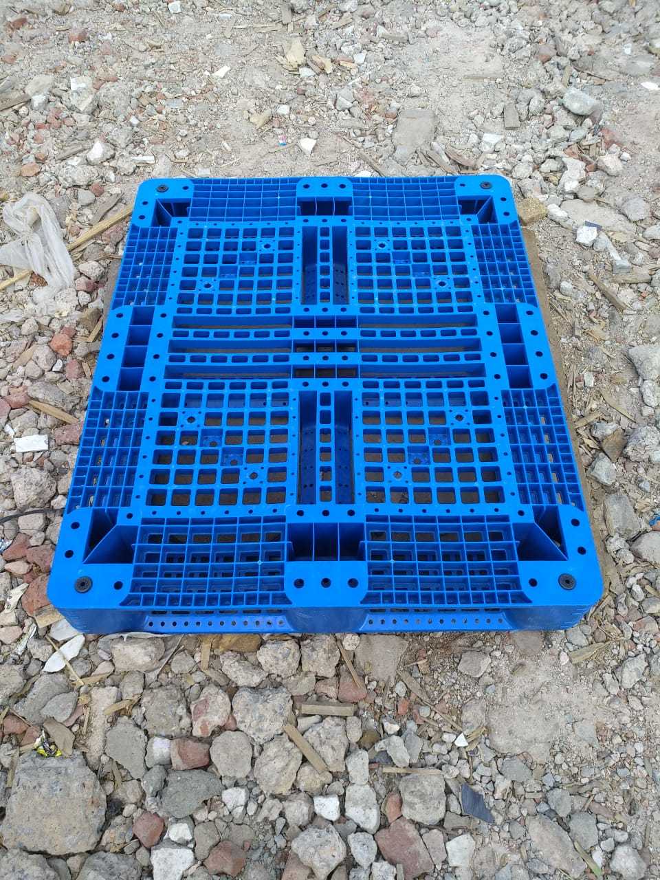 Plastic Pallet - High-density Polyethylene, 48x40 Inches, Durable And Lightweight Design For Efficient Loading