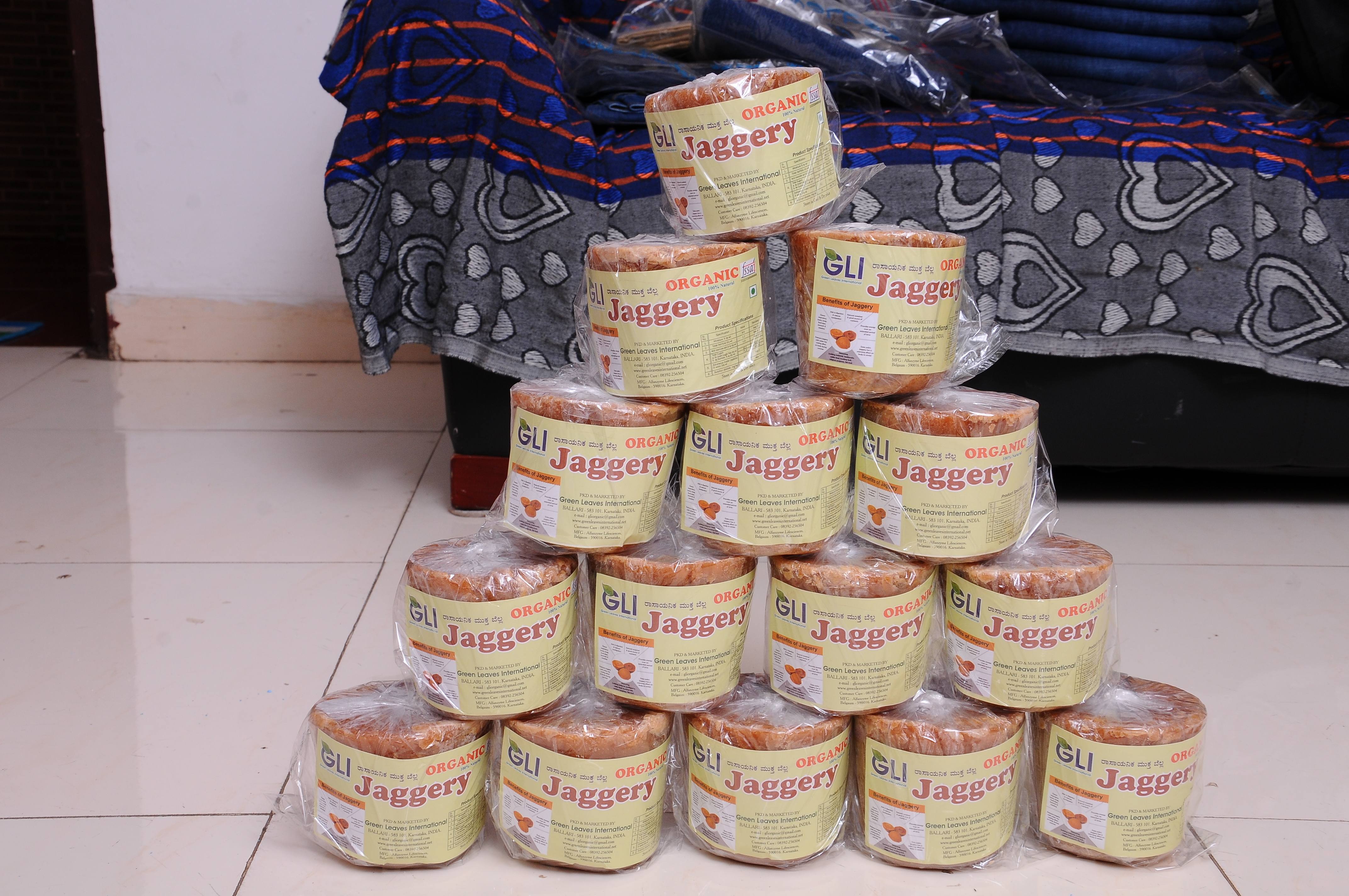 Jaggery Cone - 1kg, Chemical Free Process, Contains Essential Minerals, 100% Natural, No Artificial Flavor, Sweet Taste, Ideal For Food & Sweets