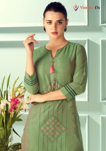 बॉटम कैटलॉग के साथ मल्टी कलर वामिका एनएक्स मैजिक प्योर विस्कोस कुर्ती