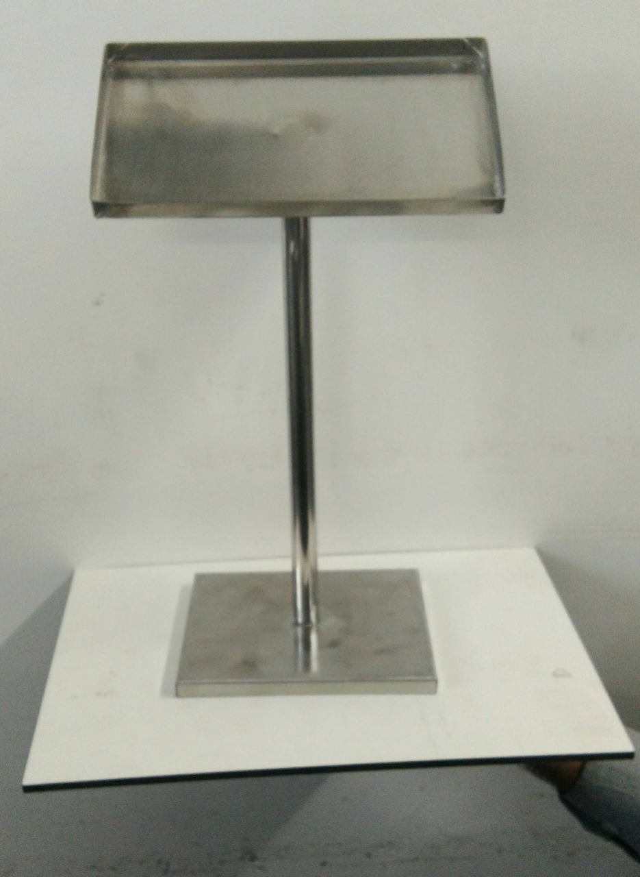 Petri Plate Stand