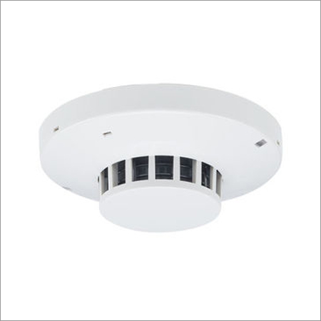Smoke Detector Voltage: Less Than 1V Volt (V)