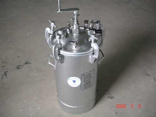 Silver 9 Ltr Pressure Feed Tank / Pot (Triologics Make)
