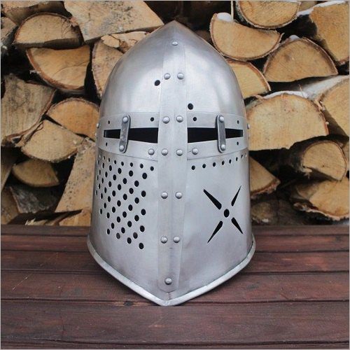 मध्यकालीन चीनी मचान हेलमेट